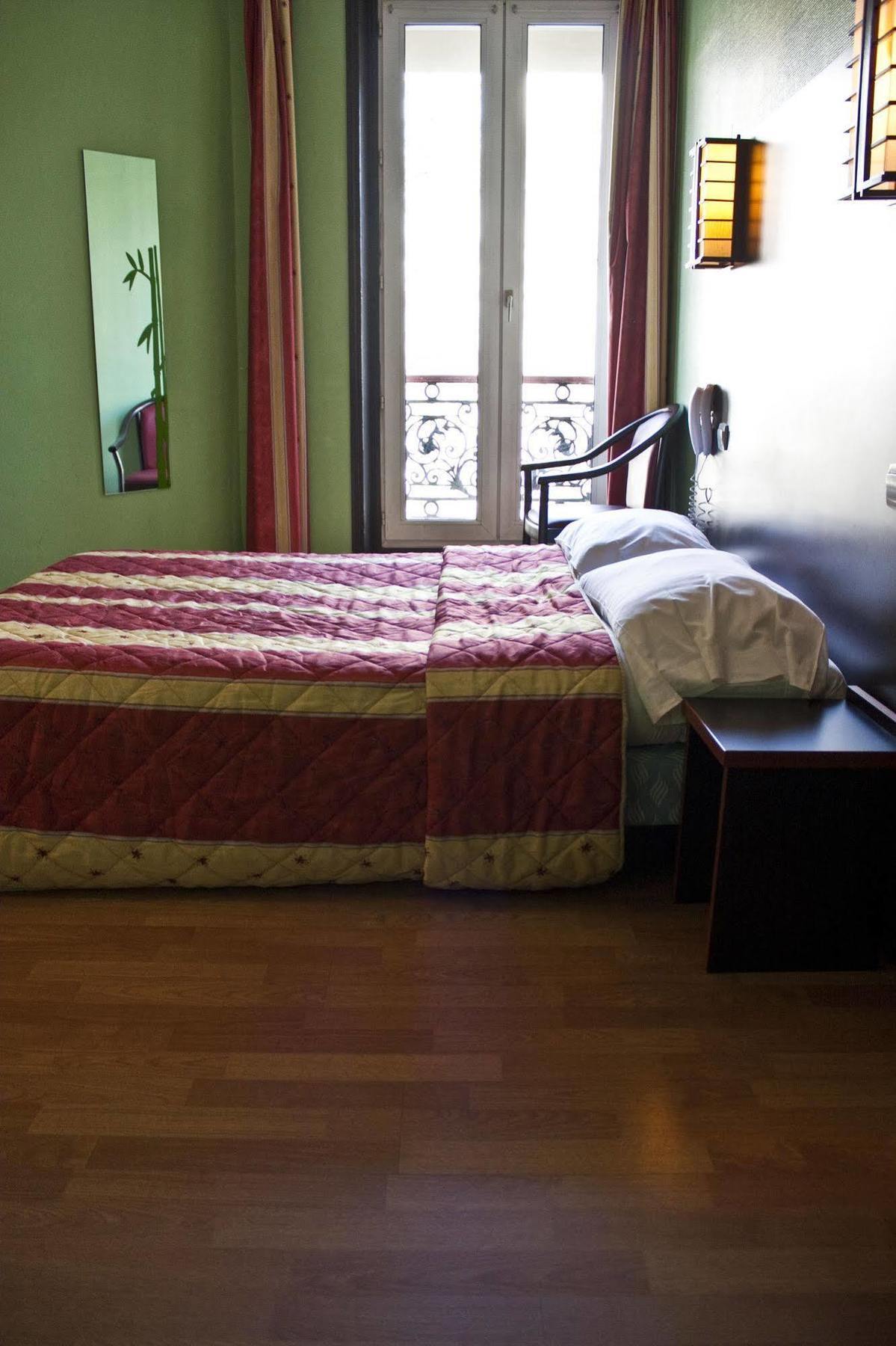 Hotel Cambrai ปารีส ภายนอก รูปภาพ