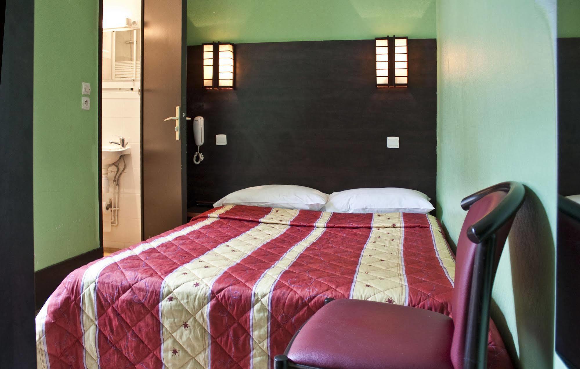 Hotel Cambrai ปารีส ภายนอก รูปภาพ